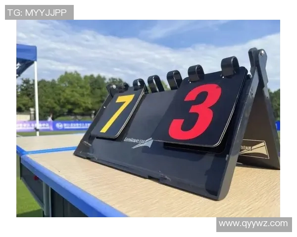 孤独的足球明星在绿茵场上诉说爱的心声与追寻