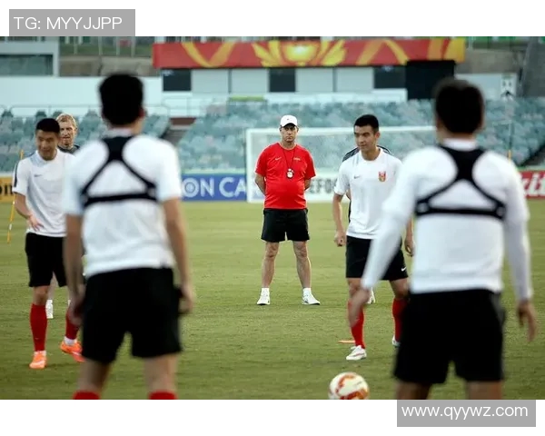 足球明星与裁判冲突瞬间曝光引发热议球迷反应不一